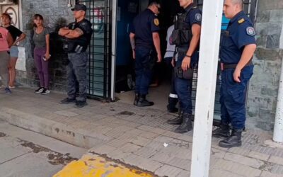 Violencia en centro de salud entrerriano: un hombre le robó el arma a un policía e hirió a un comisario