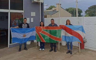 Concejales de Encuentro por Villa del Rosario donaron banderas de flameo a Bomberos Voluntarios