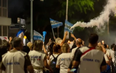 Con una vigilia frente a Casa de Gobierno, AGMER convocó a una nueva jornada provincial de lucha