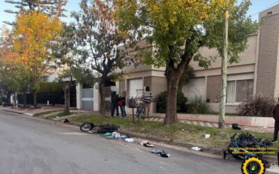 Trágico accidente entre dos motos dejó como saldo a un conductor fallecido y otro con riesgo de vida