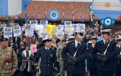 Polémico 25 de Mayo en Gualeguaychú. La Multisectorial se manifestó contra la reforma previsional y Davico los invitó a retirarse del lugar