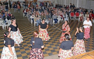 Con espectáculos musicales y feria de emprendedores, Villa del Rosario vivió el Fogón Entrerriano