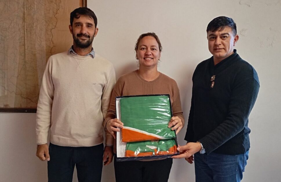 El Anexo de la Escuela Secundaria Sandalio Olivetti cuenta con nueva bandera de Villa del Rosario - VDRnet