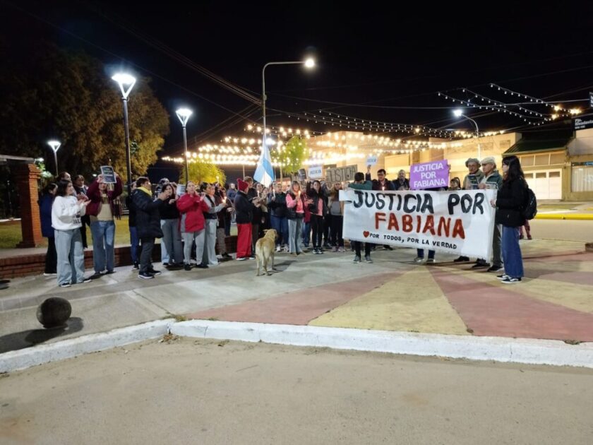 Familiares y vecinos marcharon en Mocoretá pidiendo justicia por Fabiana Smittarello - VDRnet