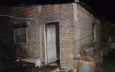 Tragedia en Gualeguaychú: un incendio en una casa dejó un fallecido y una mujer en grave estado