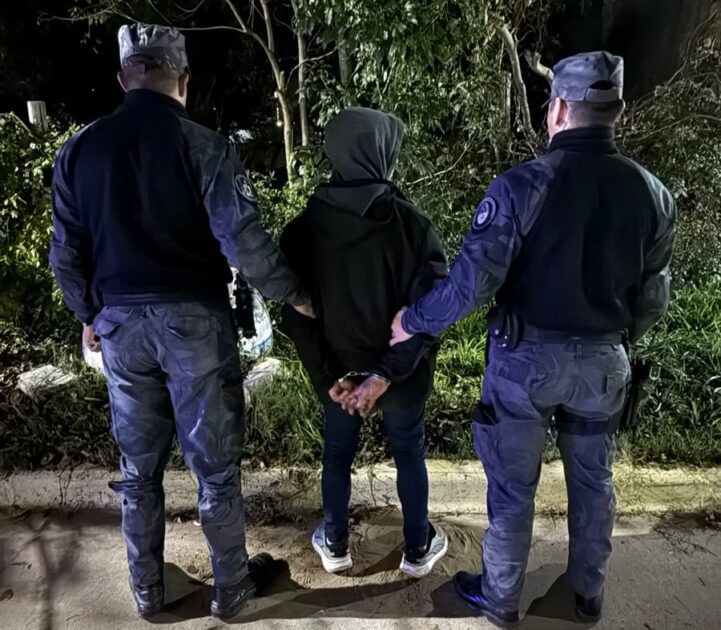 Chajarí: Ingresó a una vivienda, robó un televisor y fue detenido gracias a un vecino que alertó a la Policía - VDRnet