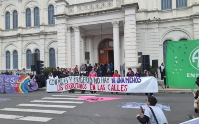 Una multitudinaria convocatoria replicó en Paraná la marcha Ni Una Menos