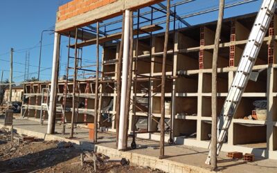 Avanza la construcción de nuevos nichos en el cementerio municipal