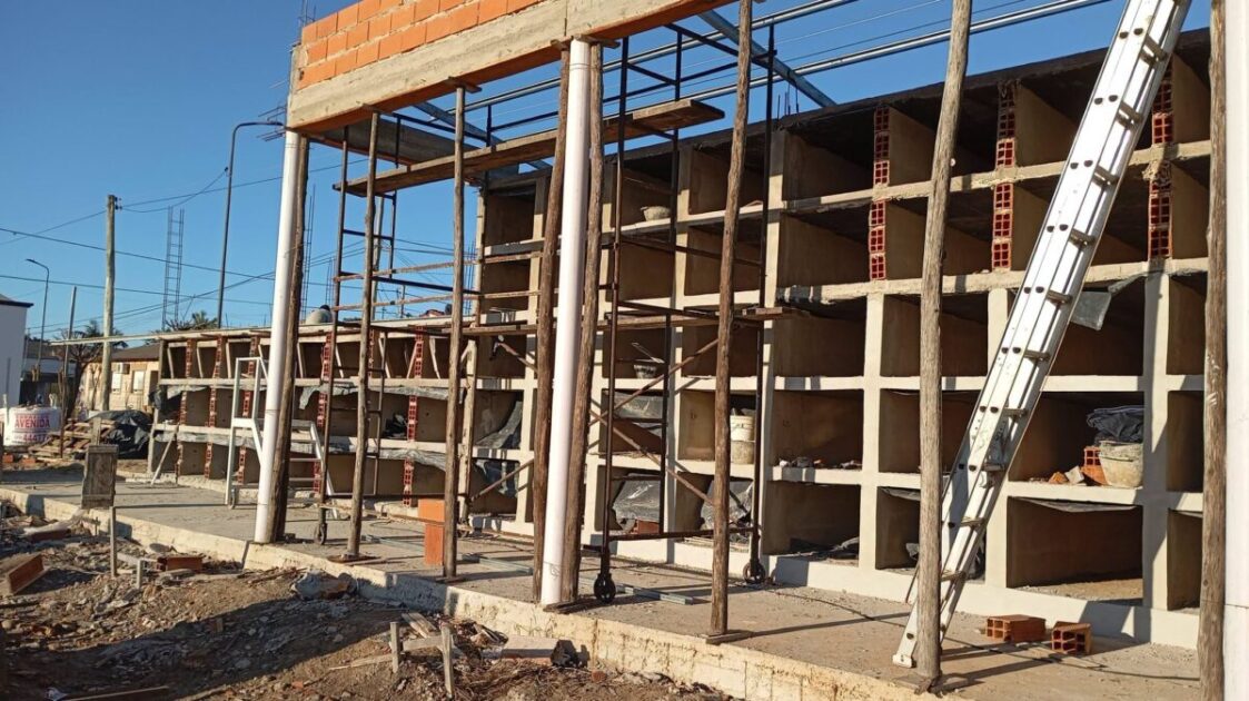 Avanza la construcción de nuevos nichos en el cementerio municipal - VDRnet