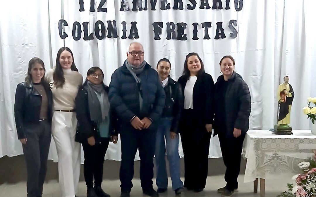 Vanina Perini participó del acto por un nuevo aniversario de Colonia Freitas