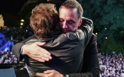 Exigen que Adorni renuncie también a su cargo en el directorio de YPF