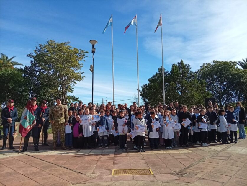 Villa del Rosario celebró el Día de la Bandera: Alumnos prometieron lealtad a la enseña patria - VDRnet