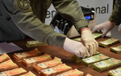 Con US$ 500.000 en un bolso: confirman el procesamiento de dos hombres por presunto lavado de activos