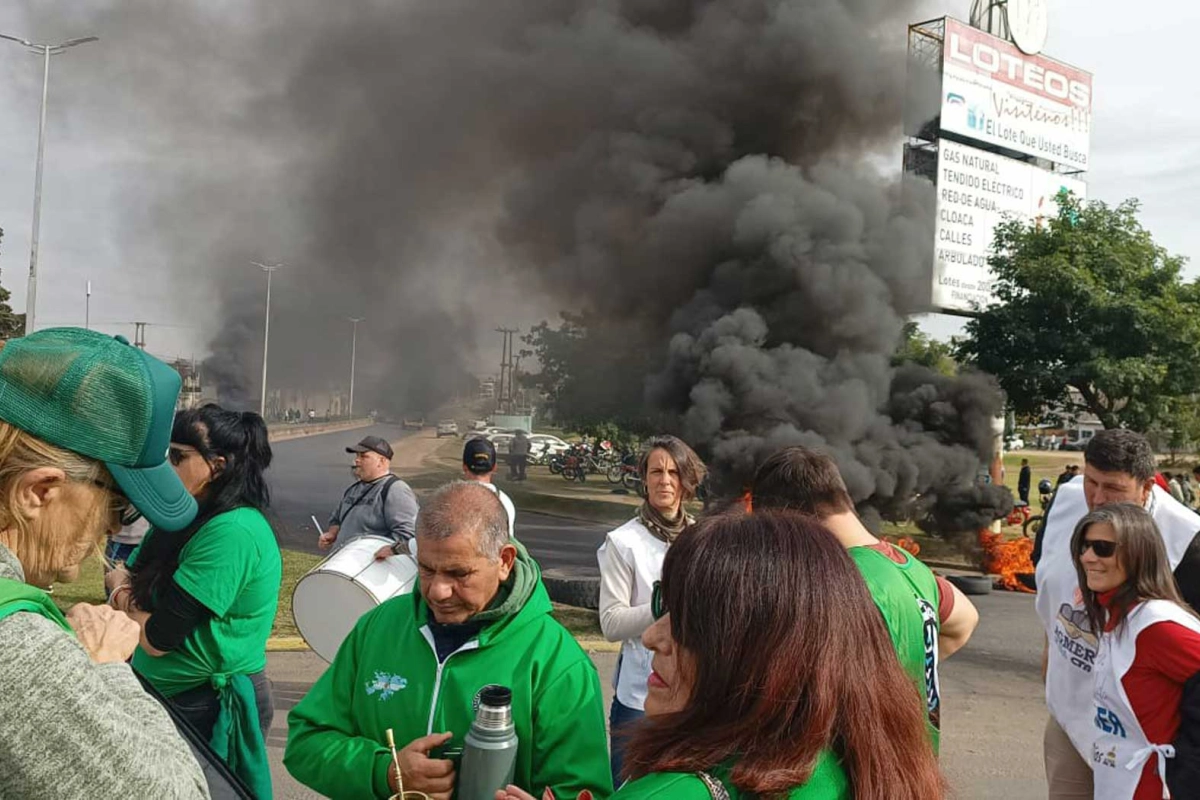 Trabajadores de la avícola Tres Arroyos volvieron a manifestarse y continúan sin respuestas - VDRnet
