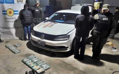 Denuncia anónima permitió secuestrar 24 kilos de cocaína en la Autovía 14: detuvieron a tres personas