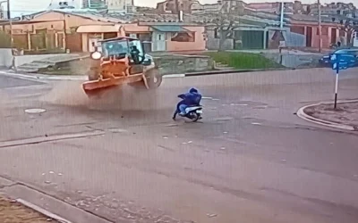 Descontrol en Concordia: El maquinista alcoholizado que chocó siete vehículos también estuvo a punto de aplastar a un motociclista