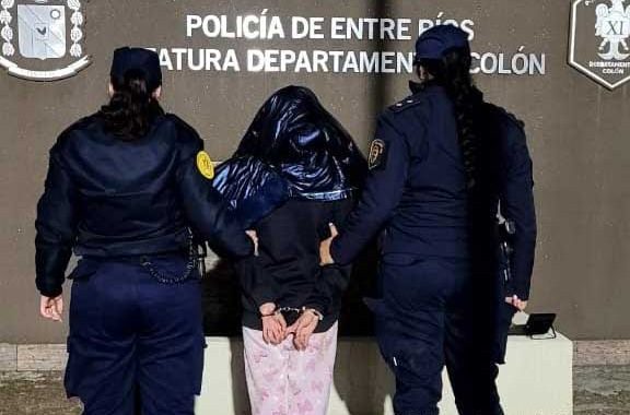 Un joven murió tras ser apuñalado y su ex novia fue detenida