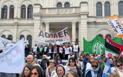 Imágenes y testimonios: docentes reiteraron su rechazo a la reforma previsional con apoyo de jubilados y estatales