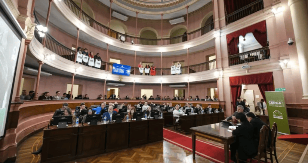 Diputados convirtió en ley la Reforma Previsional de Entre Ríos en medio de un fuerte operativo y protestas gremiales