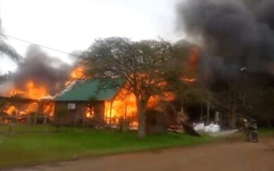Un voraz incendio destrozó un complejo de seis cabañas