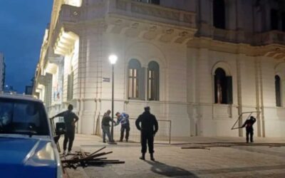 Fuerte operativo de seguridad en Casa de Gobierno por la sesión que tratará la reforma jubilatoria: El oficialismo tiene los votos para su aprobación