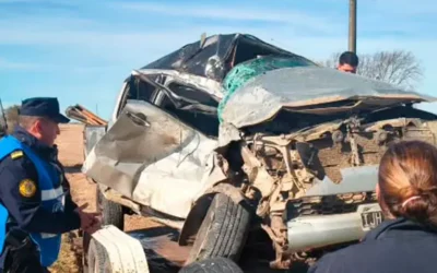 Una joven madre falleció tras un violento choque entre un camión y una camioneta
