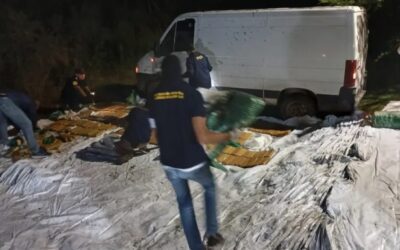 Un vehículo en venta, cheques falsos, un cargamento de droga y procedimientos «causales», la historia previa de la detención del comisario Daniel Rosatelli