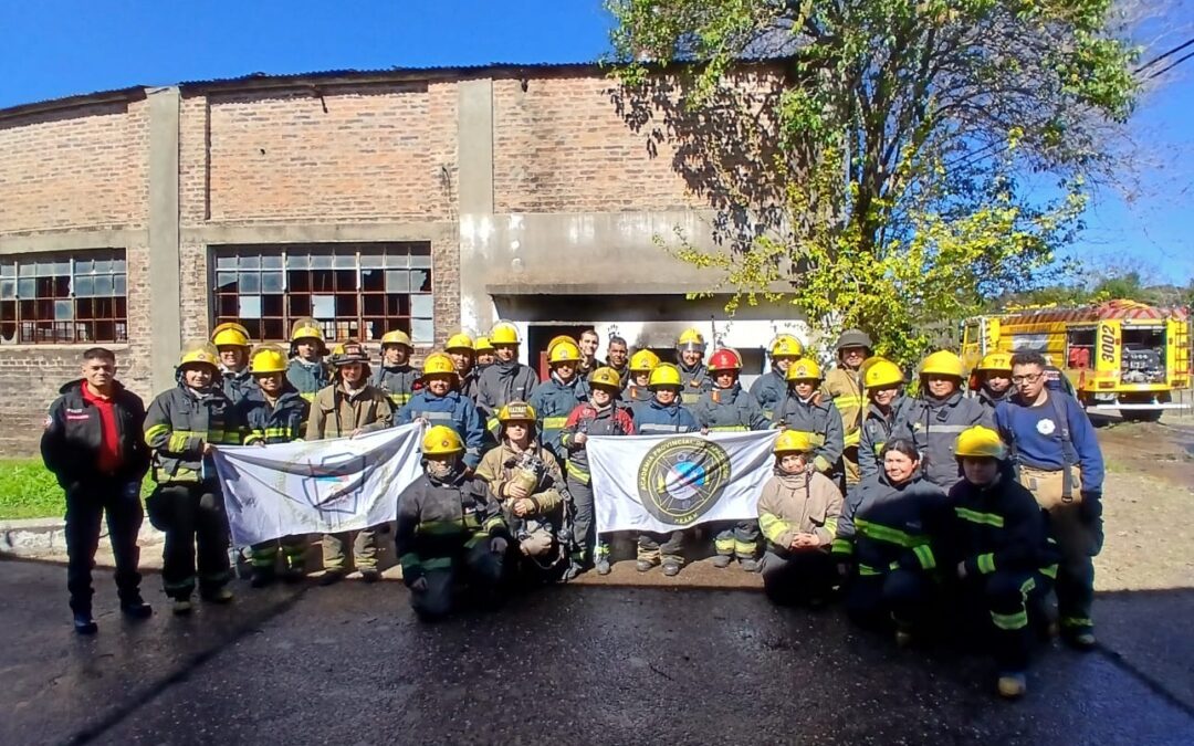 Bomberos de Villa del Rosario y de otras ciudades se capacitaron en Incendios Estructurales