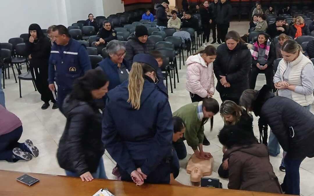 Se realizó en Villa del Rosario una capacitación en RCP y Primeros Auxilios