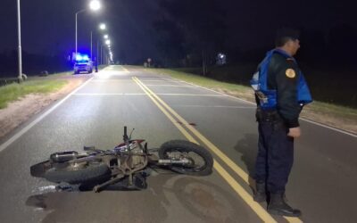 Joven sufrió graves fracturas tras un impacto entre dos motos: Corrían «picadas» en el acceso a Federación