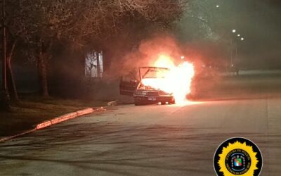 Un vehículo se incendió en la vía pública en Chajarí