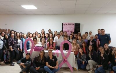 Octubre Rosa: Con gran participación, brindaron una charla informativa sobre el cáncer de mama en Villa del Rosario