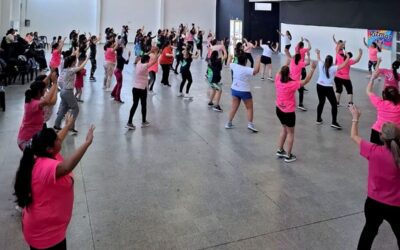 Con gran participación, se realizó el Zumba Rosa en Santa Ana