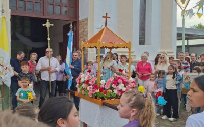 Con gran convocatoria de fieles, Villa del Rosario celebró el día de su Santa Patrona, la Virgen del Rosario